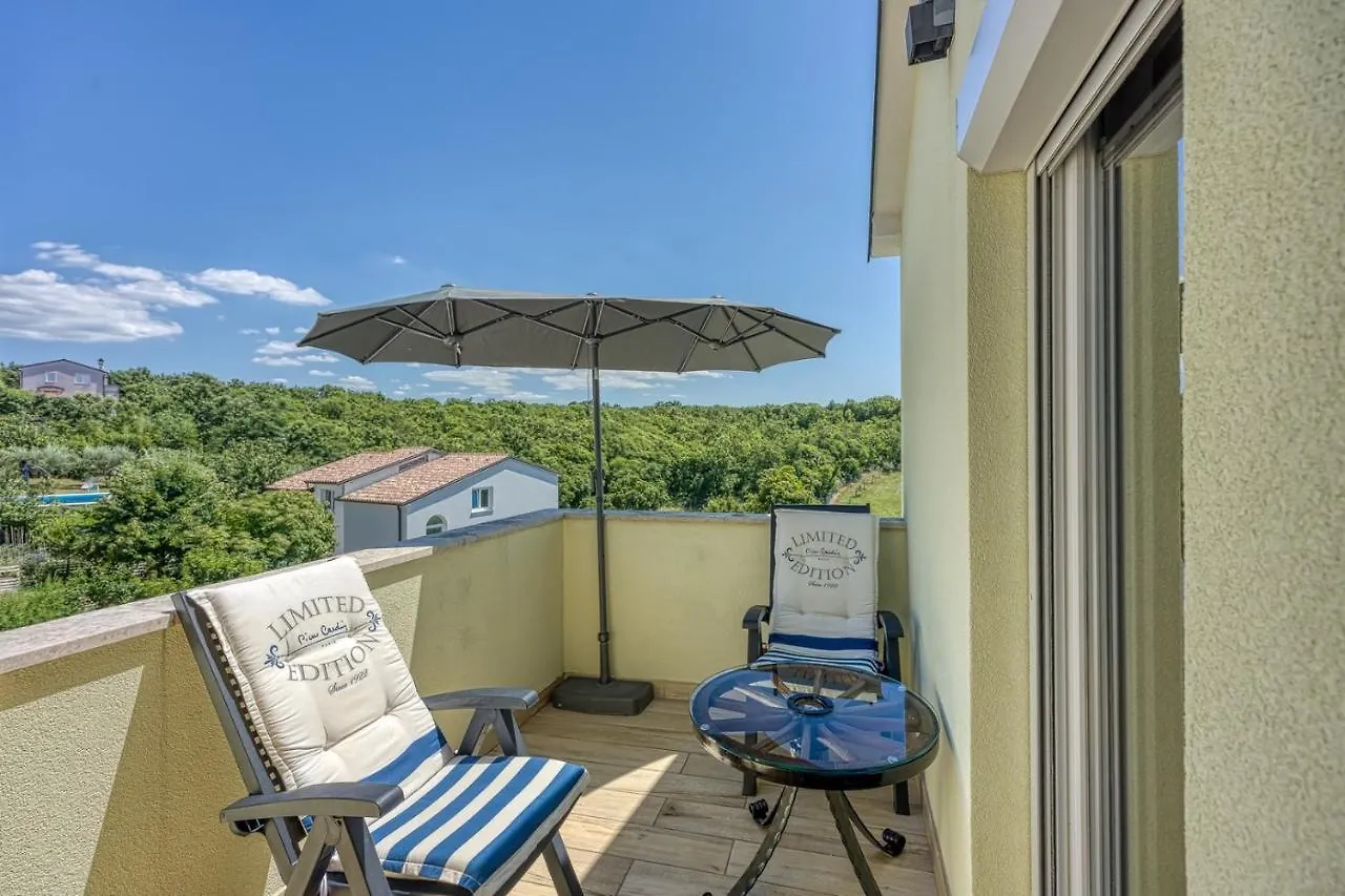 בוג'ה Holiday House Mila