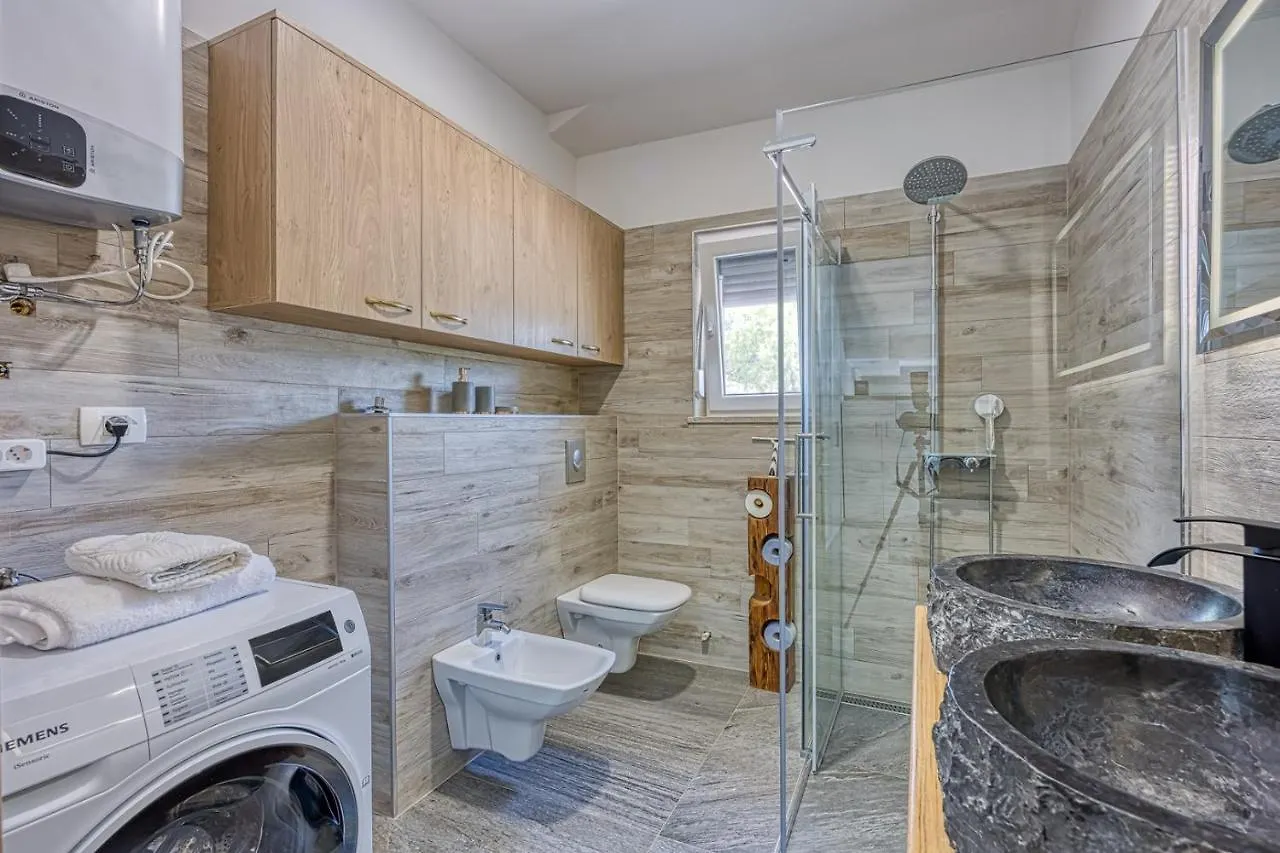 Holiday House Mila Buje 0*,